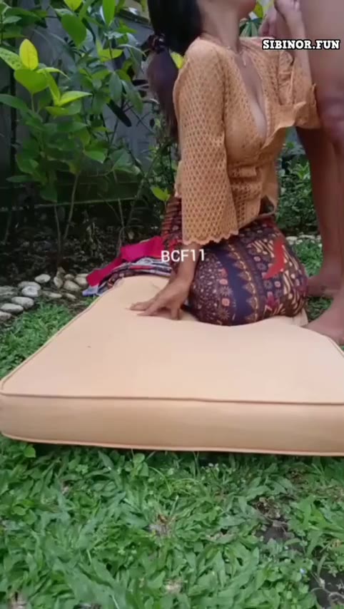 Ngeseks Outdoor di Villa