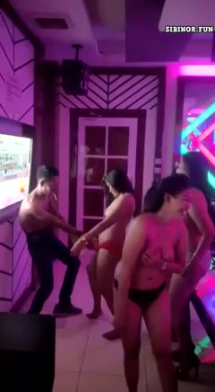 Bokep Pesta Joget Bugil Bersama Para LC Karaoke Nih