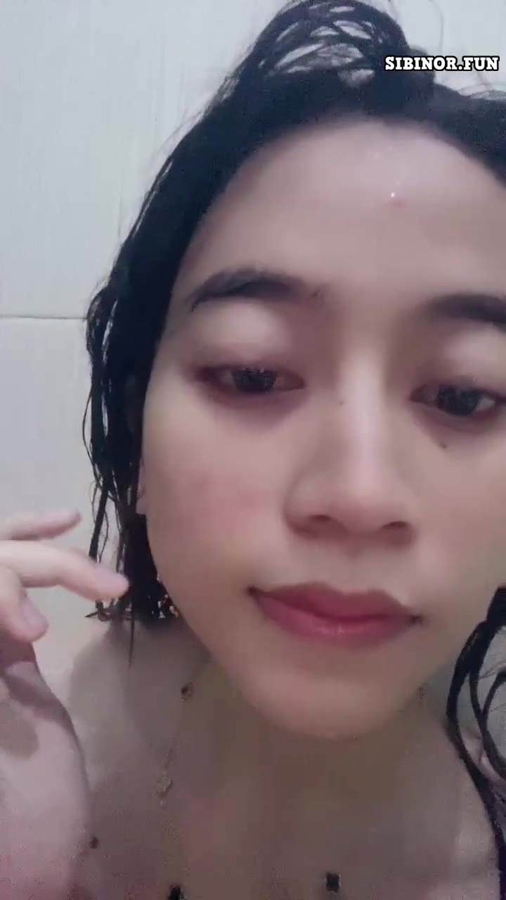 Si Binal Susu Mancung Lagi Asyik Omek WC HOT51