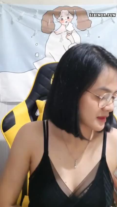Toketnya Pramita Sari Berkacamata (Bycaa)