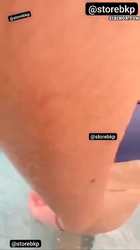 Rekam NGEWE Di Kolam Renang