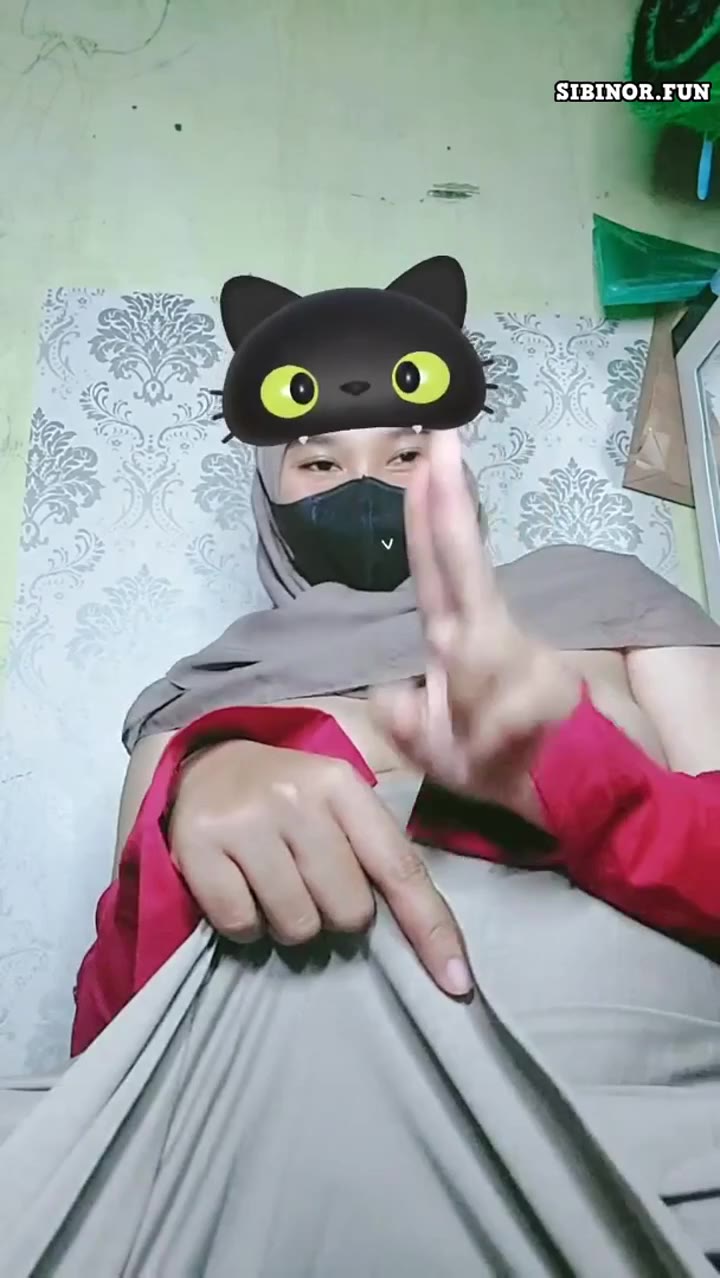 Lunna Hijab Nekat Beraksi Dibalik Selendang ID 13481582 Mango