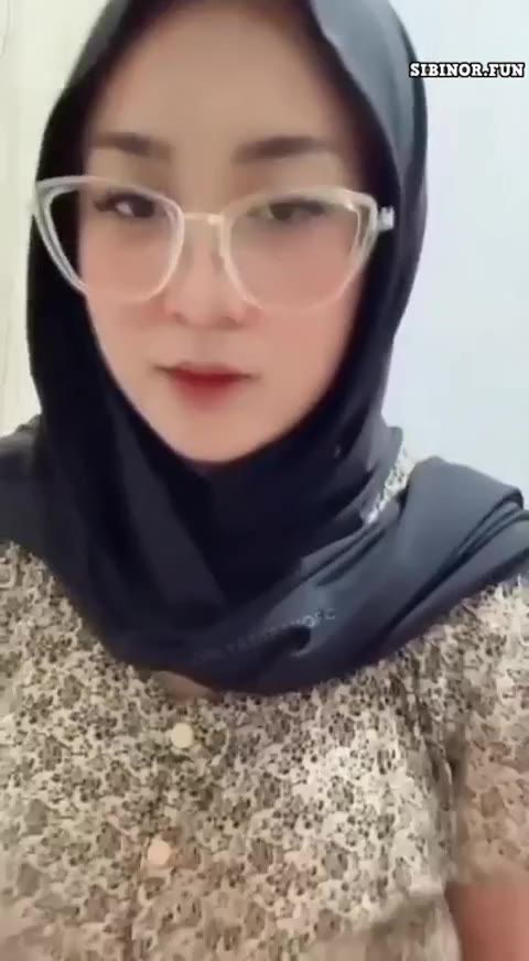 Nonton Bokep Jilat Uting Sendiri Hijabers Cakep Talent Lokal Punya