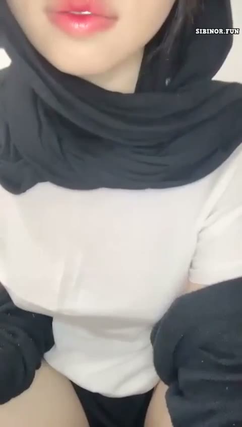 Bokep Jilbab Pamer Memek Pink Mulus