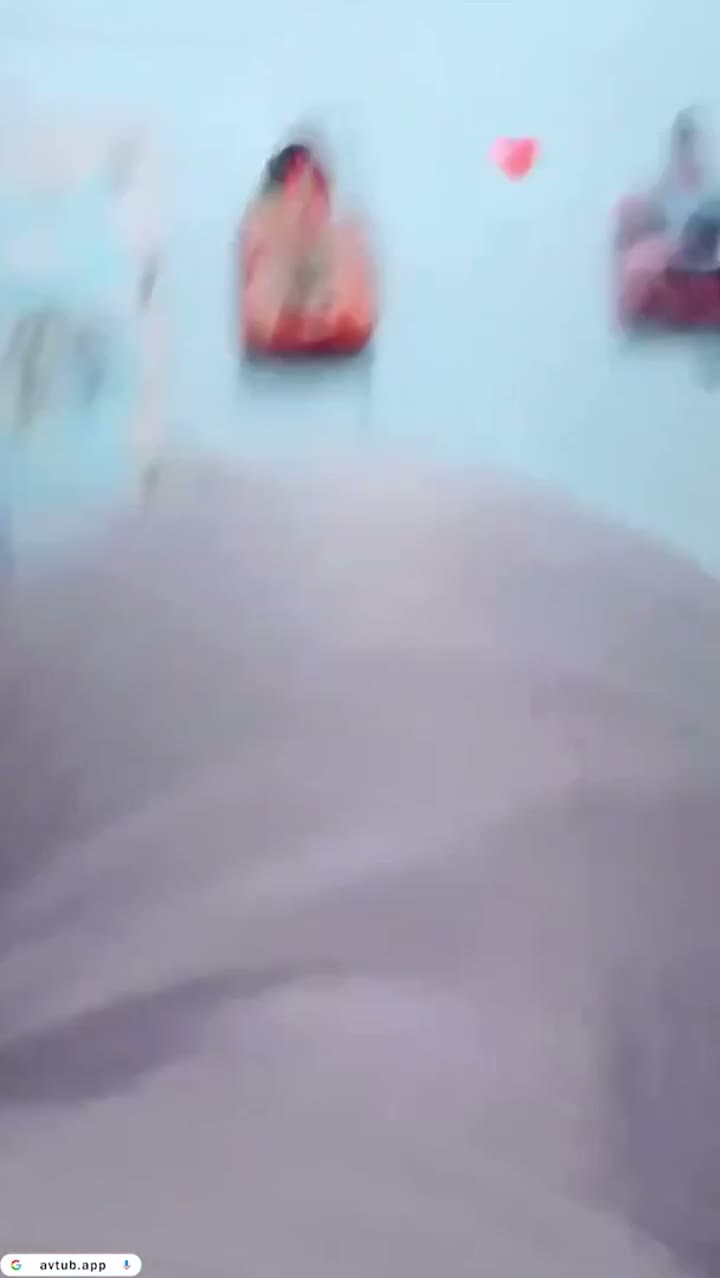 Julee Host Jilbab Abu Gak Nahan Pengen Dimasukin