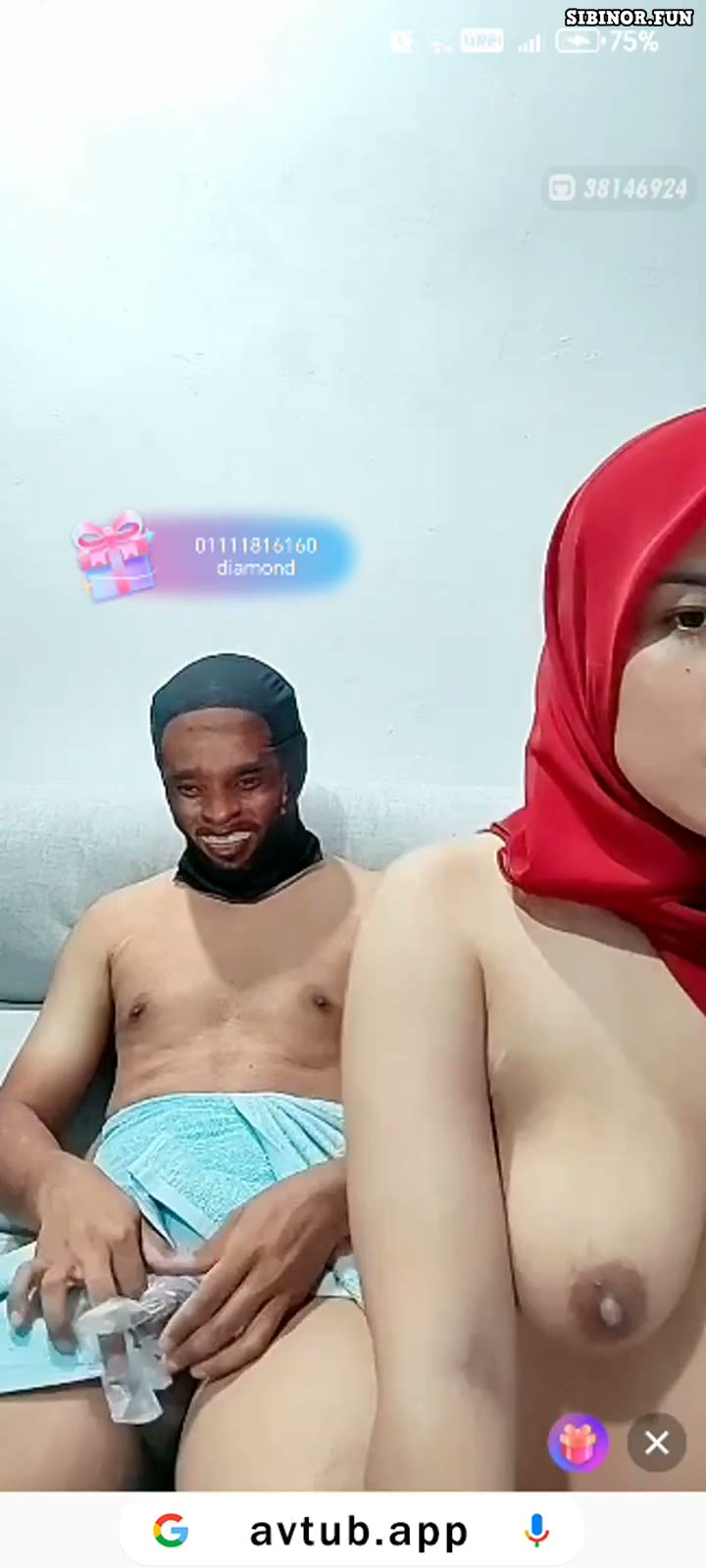 Ngentot Tante Jilbab Merah MahMud Berlumur Peju ID 38146924 Mango