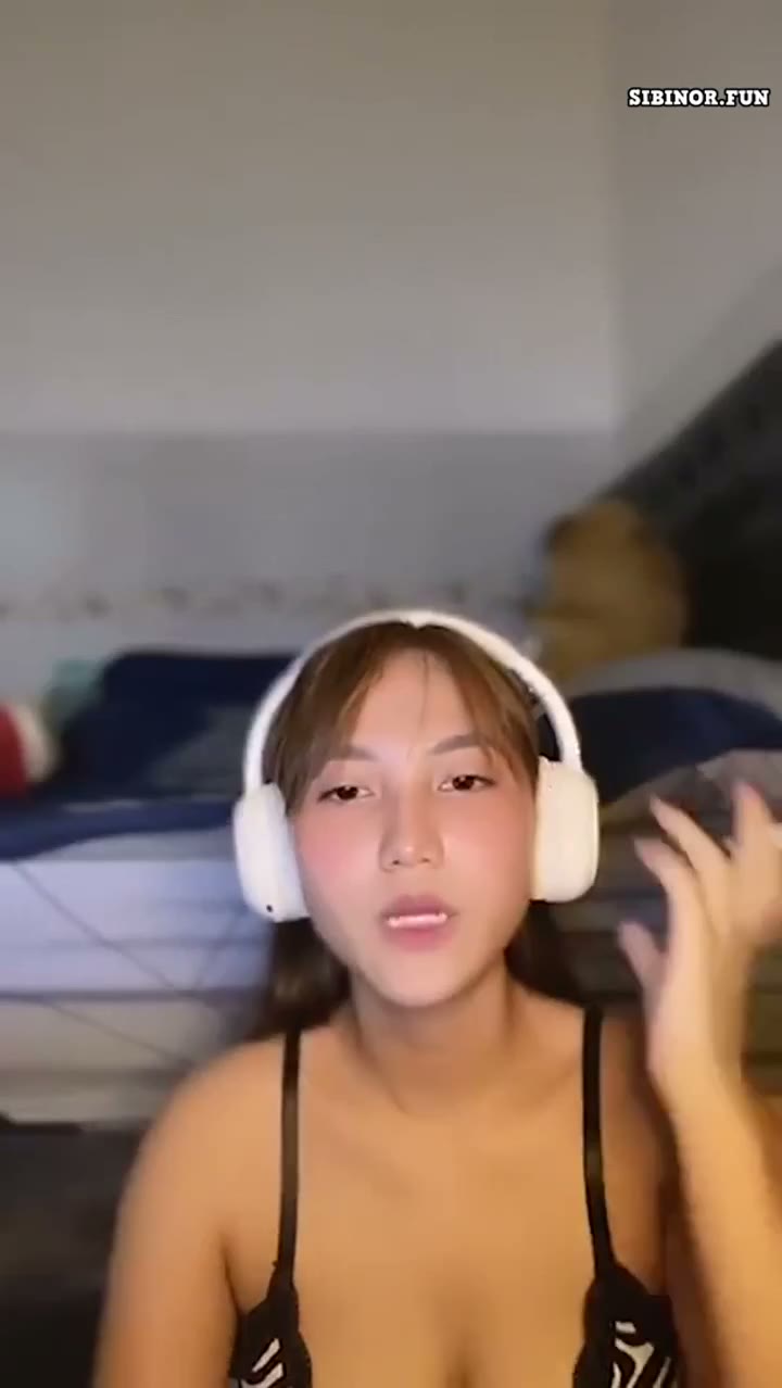 Live Eksklusif Cyebel Remas Buah Dada Instagram