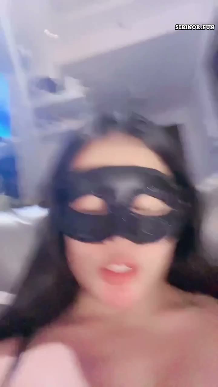 Gween POV Kasih Paha Mulus Crotin Sini HOT51